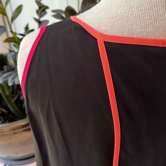 NWT Ecla made in Italy black sleeveless blouse with overlapping panels - Picture 7 of 12